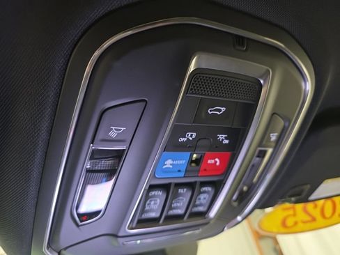 Used 2025 Jeep Grand Cherokee L Summit AWD/4WD image 25