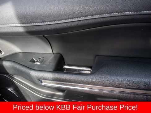 Used 2023 Ford Expedition XLT image 22