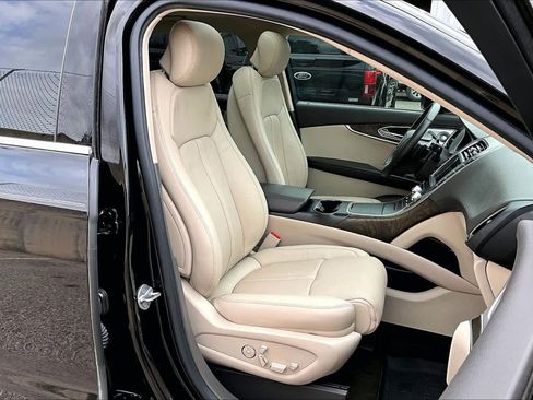 Used 2020 Lincoln Nautilus Reserve w/ Equipment Group 202A image 9