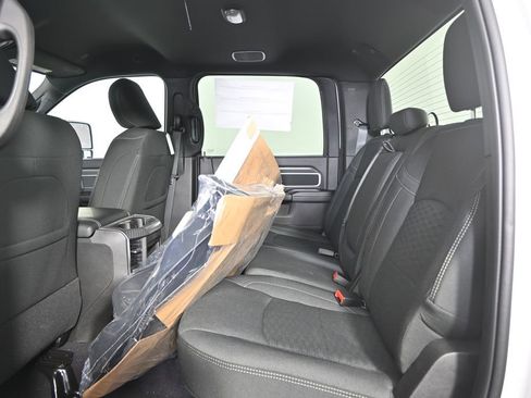 New 2026 RAM 3500 Big Horn AWD/4WD image 17