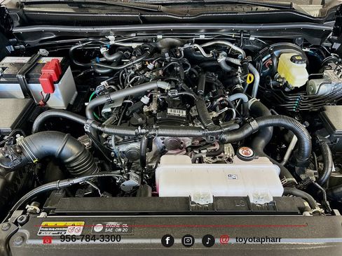 New 2026 Toyota 4Runner SR5 AWD/4WD image 8
