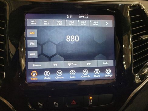 Used 2021 Jeep Cherokee Limited AWD/4WD image 25