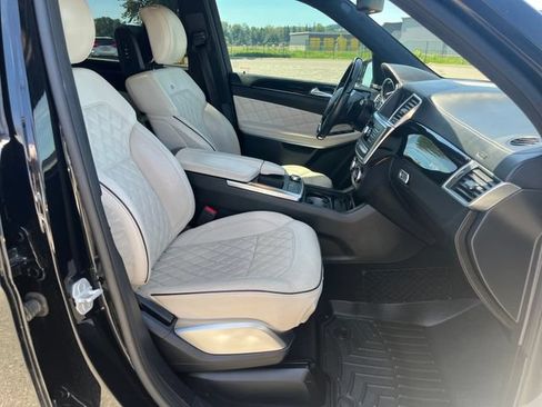 Used 2016 Mercedes-Benz GL 550 4MATIC image 10