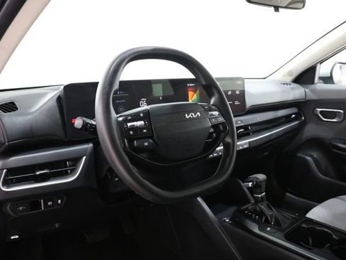 Used 2025 Kia K4 FWD image 15
