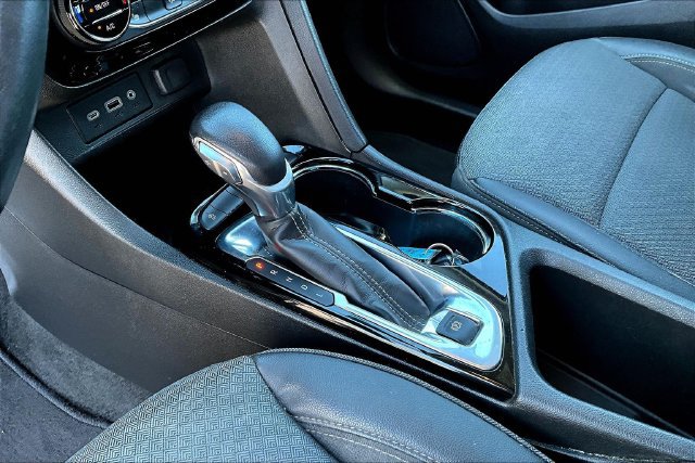 Used 2023 Buick Encore GX Select w/ Sport Touring Package FWD image 17