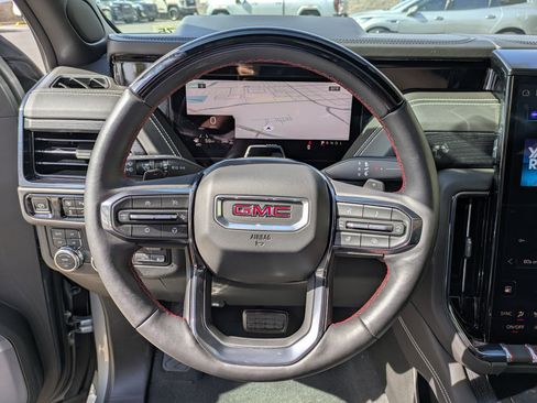Certified 2025 GMC Yukon AT4 Ultimate AWD/4WD image 16