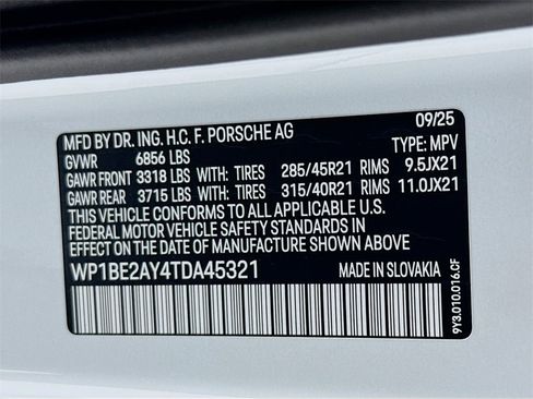 New 2026 Porsche Cayenne E-Hybrid Coupe image 34