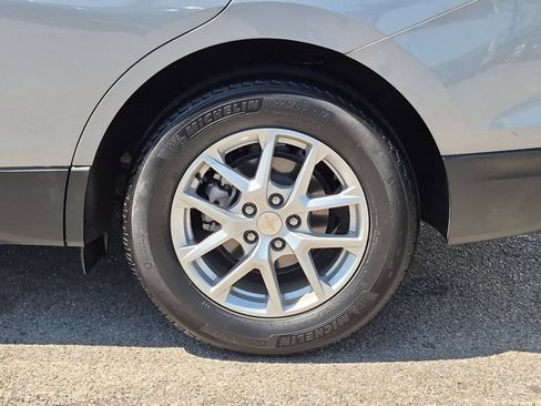 Used 2023 Chevrolet Equinox LS FWD image 9