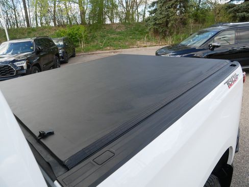 Used 2021 Chevrolet Silverado 1500 LT Trail Boss w/ Convenience Package II AWD/4WD image 38