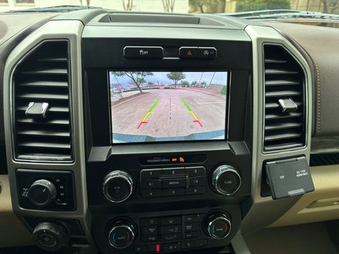 Used 2019 Ford F150 Lariat image 26