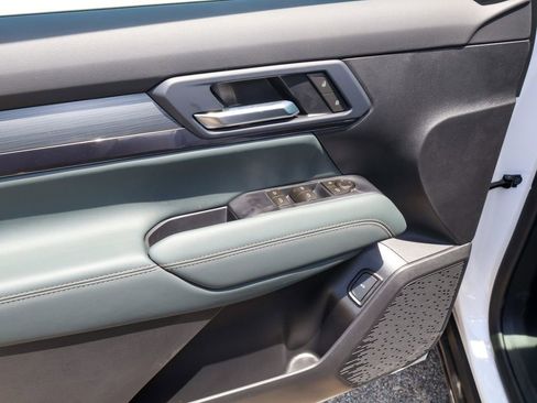New 2026 GMC Terrain AT4 w/ Technology Package II AWD/4WD image 10