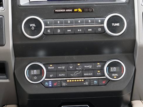 Used 2021 Ford Expedition XLT image 22