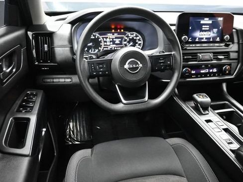 Used 2023 Nissan Pathfinder S FWD image 14