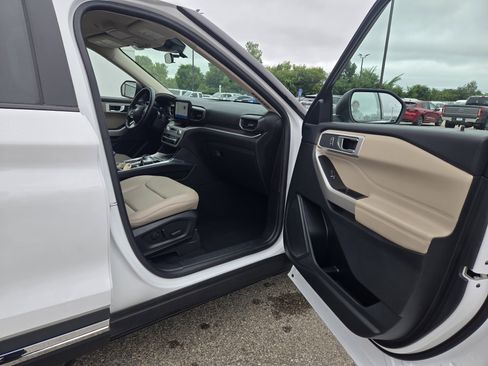 Certified 2023 Ford Explorer XLT w/ Equipment Group 202A image 16