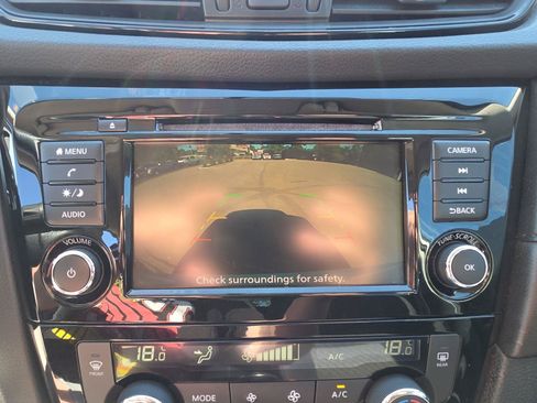 Used 2020 Nissan Rogue S FWD image 17