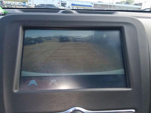 Used 2018 Chevrolet Equinox LS w/ LPO, Floor Liner Package FWD image 16