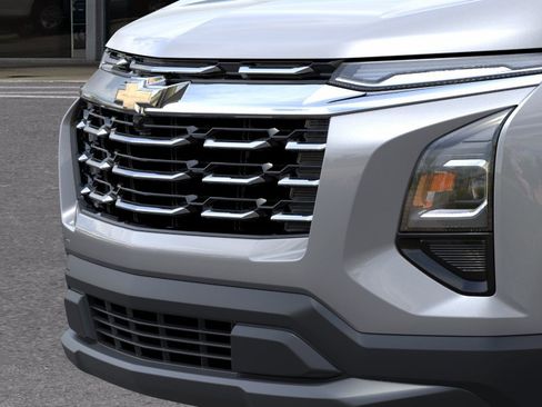 New 2026 Chevrolet Equinox LT w/ Convenience Package II FWD image 13