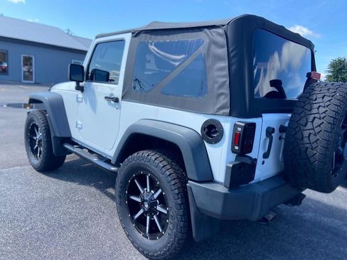 Used 2015 Jeep Wrangler Sport w/ Quick Order Package 24S AWD/4WD image 4