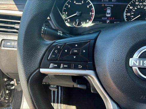Used 2024 Nissan Altima 2.5 SV FWD image 10