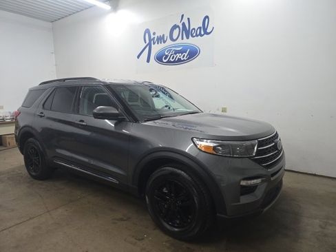Used 2023 Ford Explorer XLT w/ Equipment Group 202A image 1