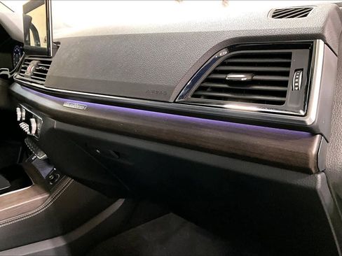 Used 2021 Audi Q5 Prestige w/ Prestige Package image 18