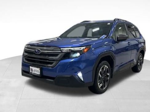 Certified 2025 Subaru Forester Premium image 3