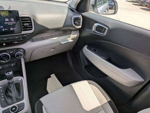 New 2025 Hyundai Venue SEL FWD image 11