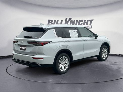 Used 2025 Mitsubishi Outlander ES AWD/4WD image 5