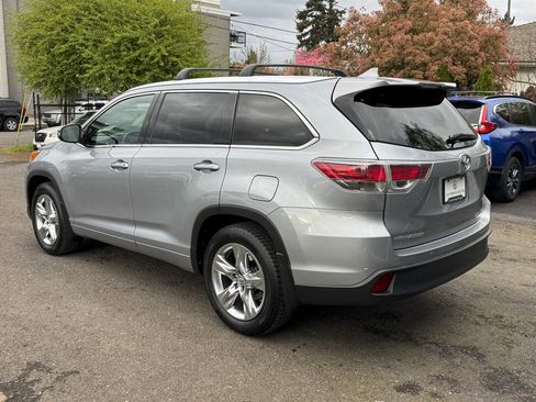 Used 2015 Toyota Highlander Limited w/ Driver Technology Package image 10