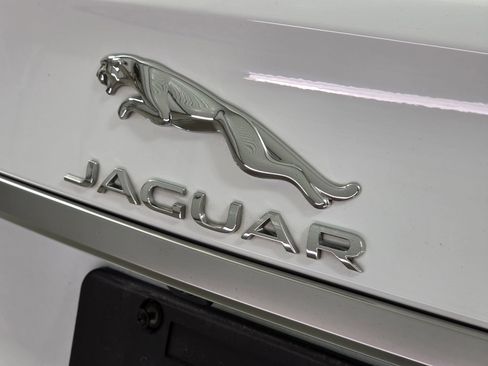 Used 2024 Jaguar XF R-Dynamic SE AWD/4WD image 11