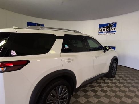 Used 2024 Nissan Pathfinder SL w/ SL Premium Package AWD/4WD image 2