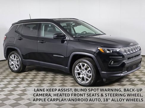 Used 2022 Jeep Compass Latitude image 1
