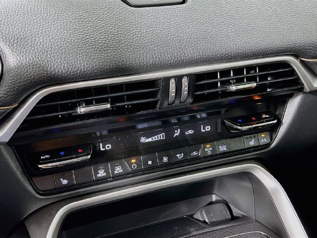Used 2024 MAZDA CX-90 Plug-In Hybrid w/ Preferred AWD/4WD image 17