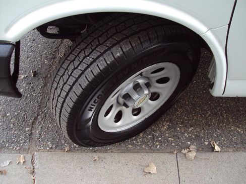 Used 2013 Chevrolet Express 1500 LS AWD/4WD image 28