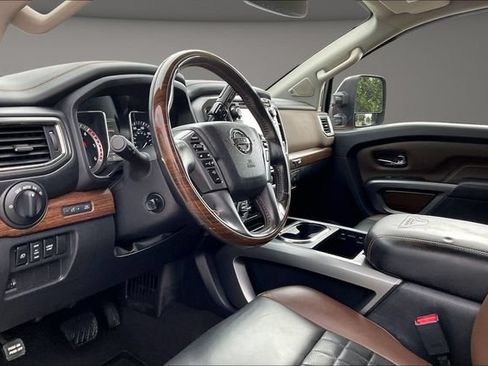 Used 2017 Nissan Titan Platinum Reserve AWD/4WD image 12