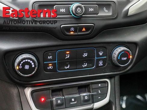 Used 2022 GMC Terrain SLE image 20