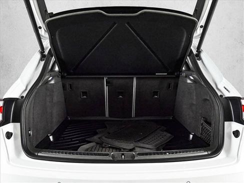 Used 2021 Porsche Macan S AWD/4WD image 6