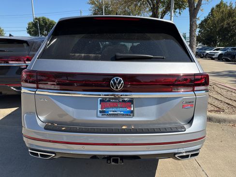 New 2026 Volkswagen Atlas SEL Premium R-Line AWD/4WD image 5