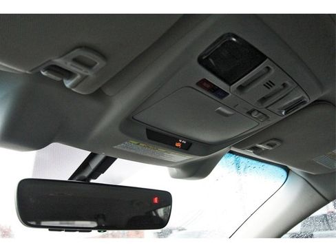 Used 2018 Subaru Outback 2.5i Limited image 21