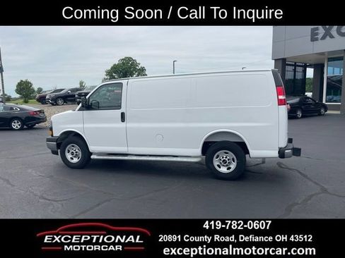 Used 2025 GMC Savana 2500 w/ Driver Convenience Package RWD image 3