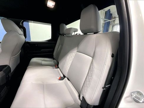 Used 2025 Toyota Tacoma SR5 AWD/4WD image 15