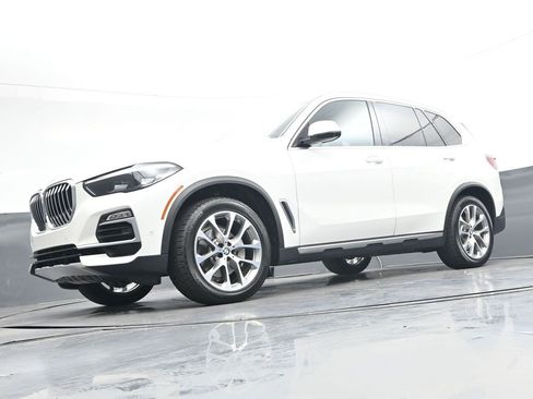 Used 2021 BMW X5 xDrive40i AWD/4WD image 32