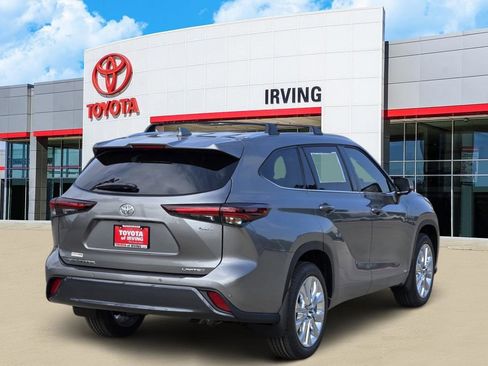 New 2026 Toyota Highlander Limited AWD/4WD image 4