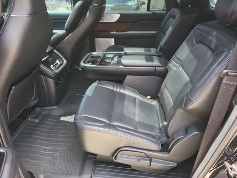 Used 2020 Lincoln Navigator L Reserve w/ Equipment Group 208A Reserve AWD/4WD image 26