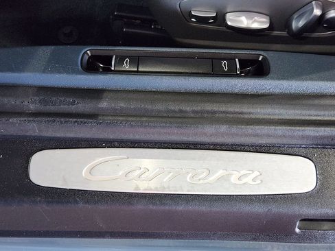 Used 2018 Porsche 911 Carrera RWD image 45