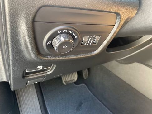 Used 2025 Jeep Grand Cherokee Summit AWD/4WD image 28