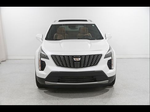 Used 2019 Cadillac XT4 Premium Luxury AWD/4WD image 2