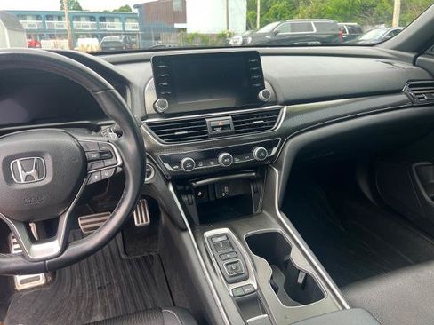 Used 2020 Honda Accord Sport image 6