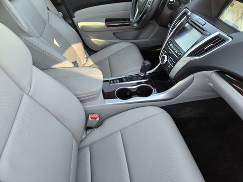 Used 2017 Acura TLX w/ Technology Package image 15