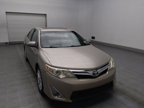 Used 2014 Toyota Camry XLE w/ Leather Package image 13